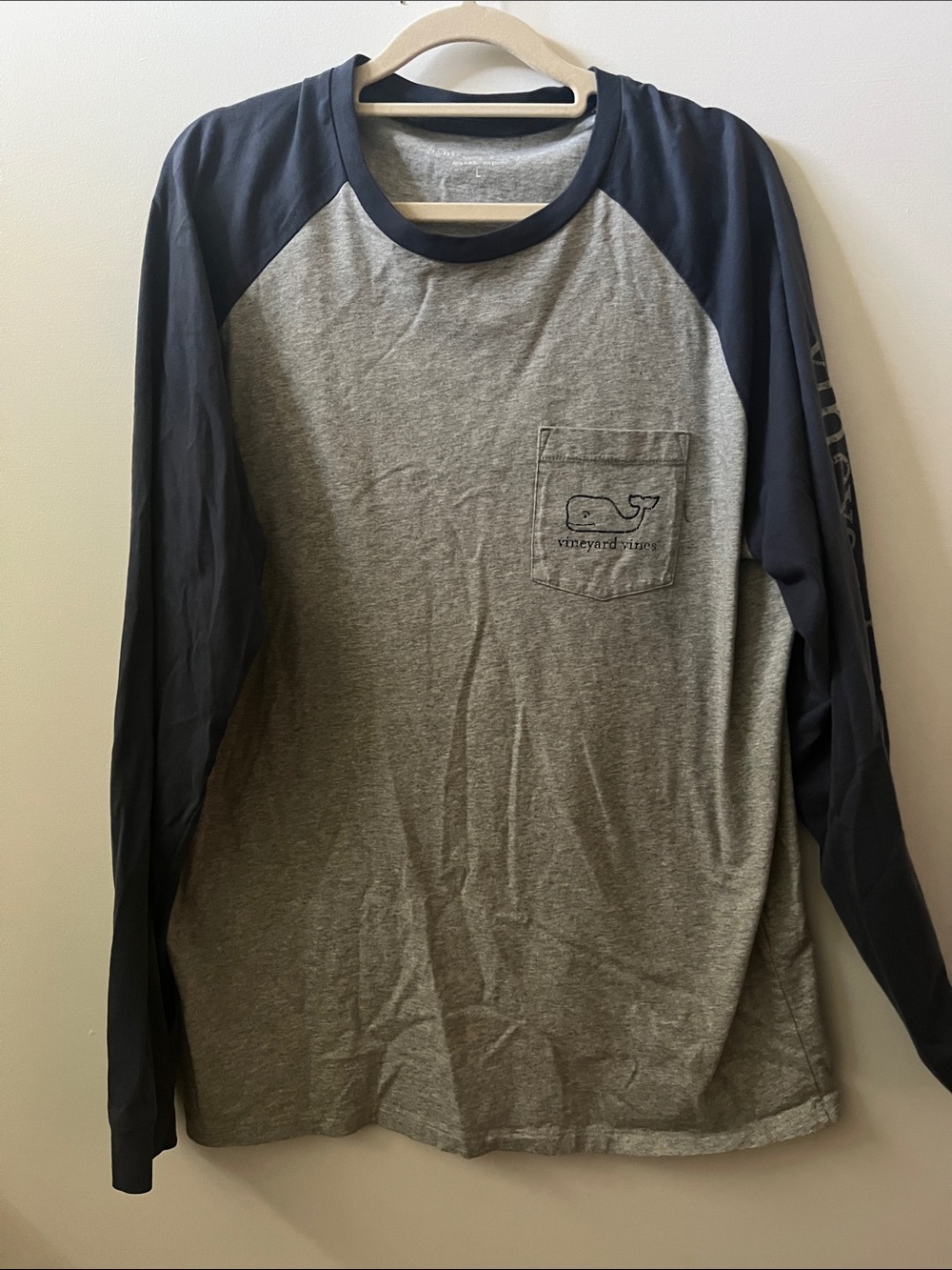 Vineyard Vines Gray Body with Navy Raglan Long-Sleeve Pocket Tee L